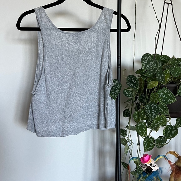 Forever 21 Basic Gray Tank Top With Pocket - Picture 2 of 3